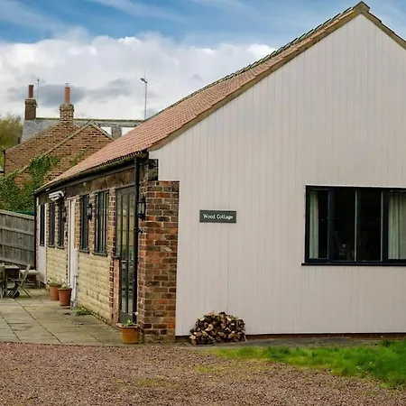 Wood Semesterbostad *